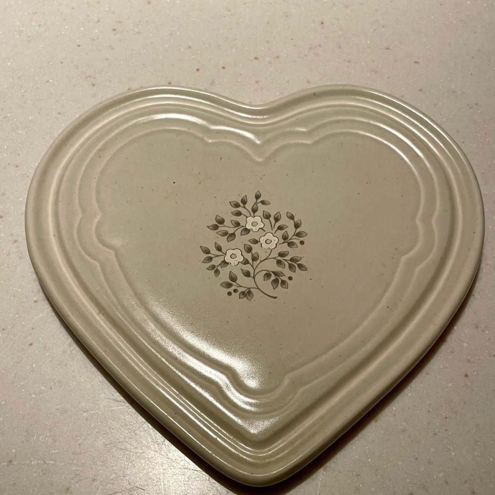 Vintage Preowned Pfaltzgraff “Heirloom” Gray Floral Dishes - Set of 28 - Picture 14 of 14